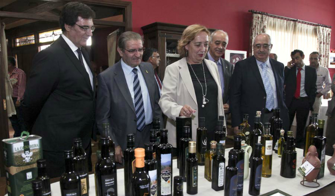 María Luisa Soriano, consejera de Agricultura de Castilla-La-Mancha, en la presentación de los nuevos aceites de la DO Montes de Toledo y entrega de los ‘Premios Cornicabra 2014’