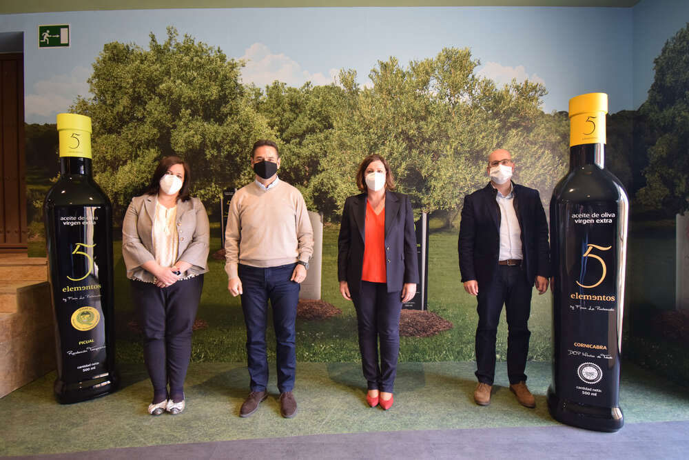 finca-la-pontezuela-apoyo-institucional-al-centro-de-interpretacion-del-olivar-5-elementos-001 Apoyo institucional al Centro de Interpretación del Olivar 5 Elementos