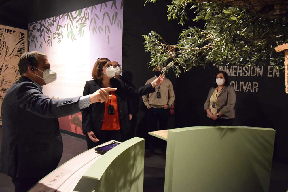 finca-la-pontezuela-apoyo-institucional-al-centro-de-interpretacion-del-olivar-5-elementos-002 Apoyo institucional al Centro de Interpretación del Olivar 5 Elementos