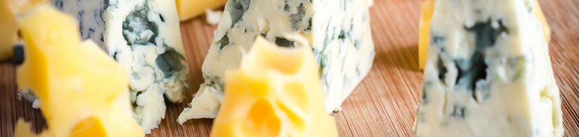 Conservar quesos en AOVE: Una tradición milenaria que realza el sabor